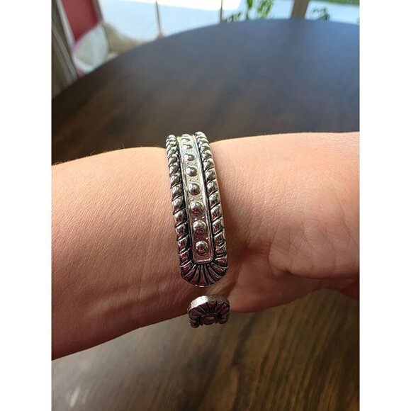 Women's Bella & Rose Quartz Bracelet Watch (need a replacement battery) - Picture 7 of 16